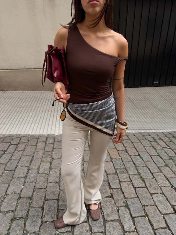 MUSCULOSA COPENHAGUE CHOCOLATE